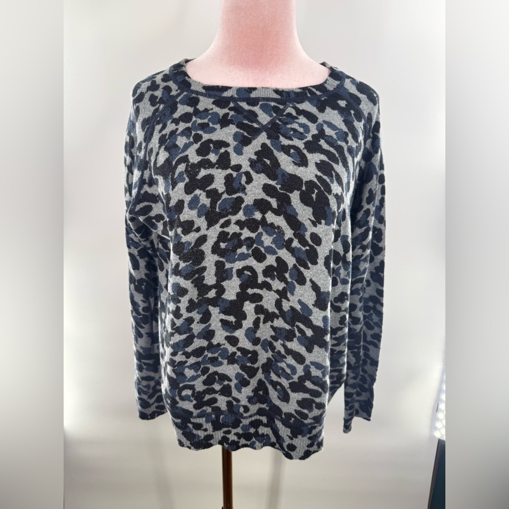 EUC Elliott Lauren Animal Print Sweater - Picture 2 of 7
